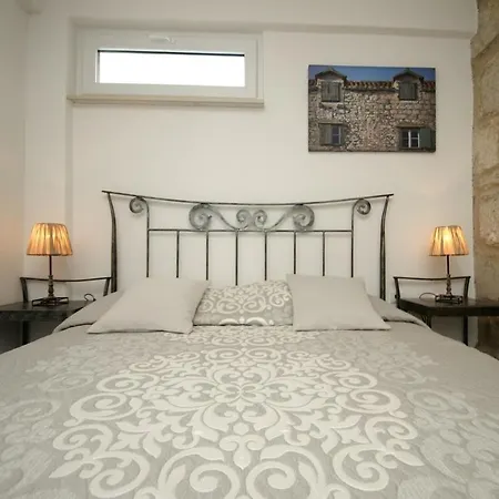 Apartment Lux D&M-Comfy & Relaxing Daire *